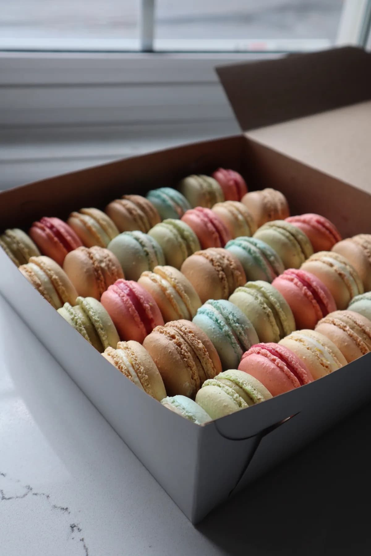 36 Macarons by Danias Dough