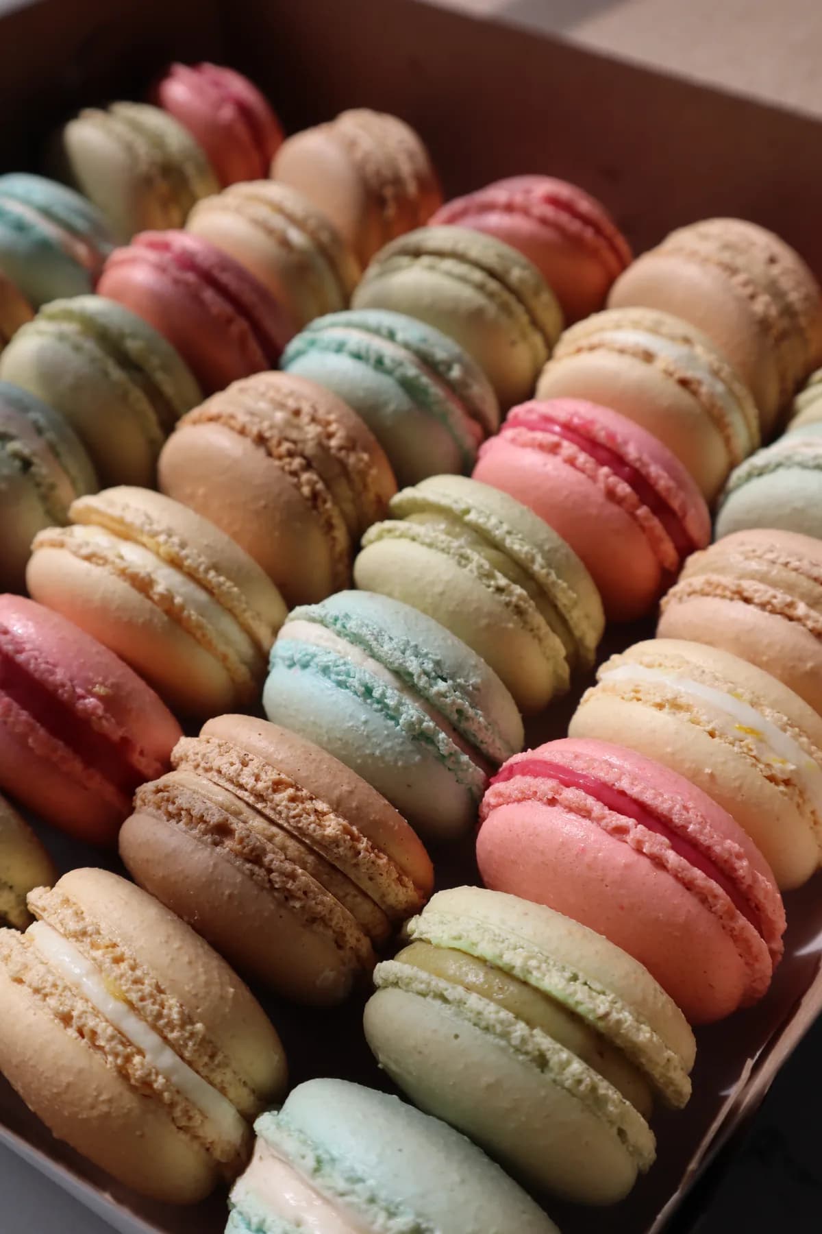 60 Macarons by Danias Dough